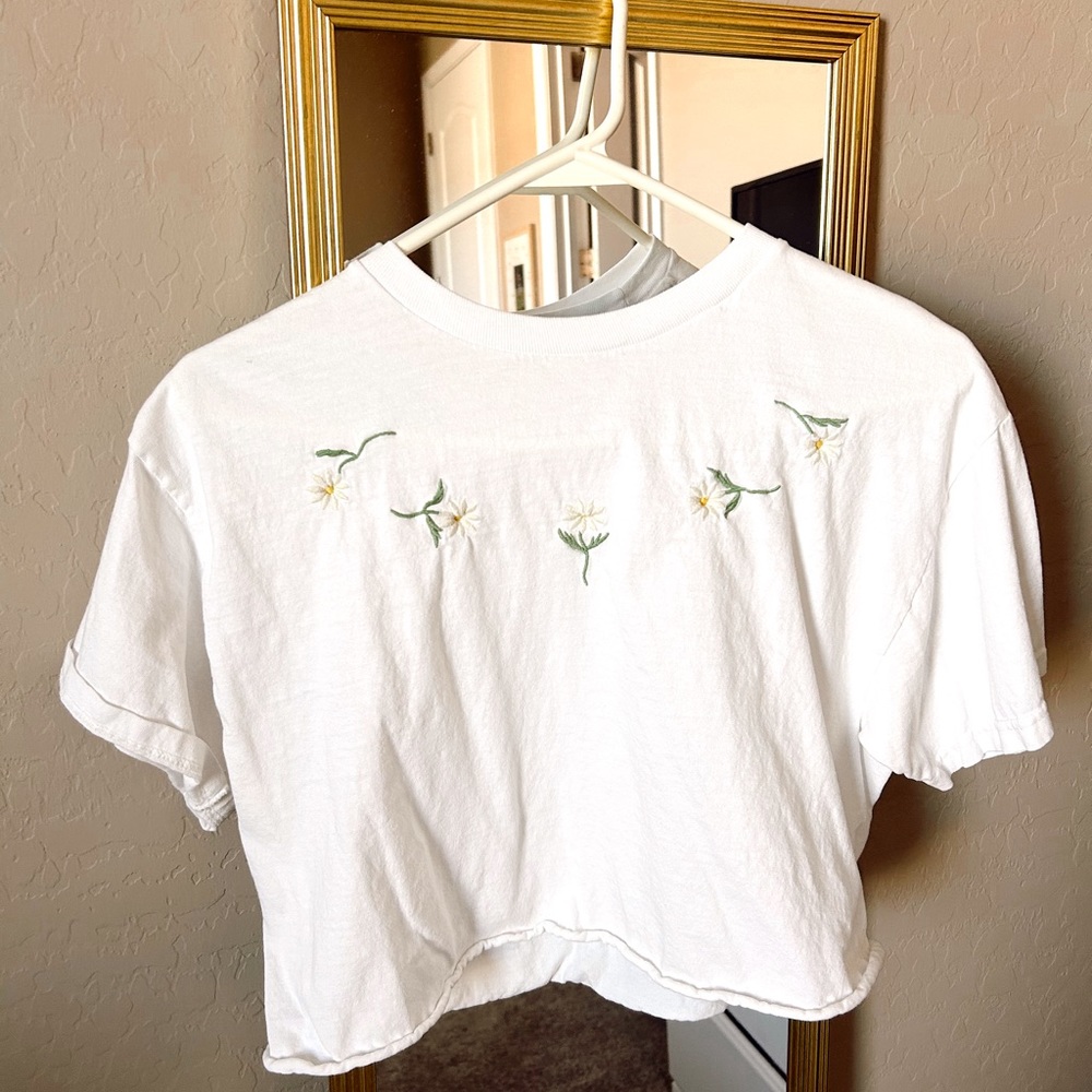 Brandy Melville Flower Embroidered T-shirt
